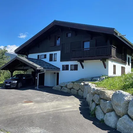 아파트 Chalet With Direct Slope Access And Mountain Views