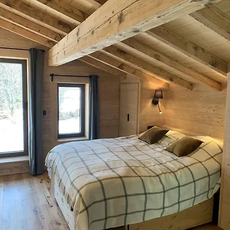 Chalet With Direct Slope Access And Mountain Views 아파트 *