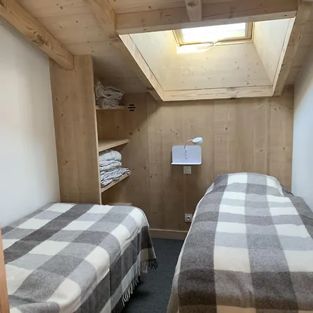 Chalet With Direct Slope Access And Mountain Views 아파트 생제르베레뱅