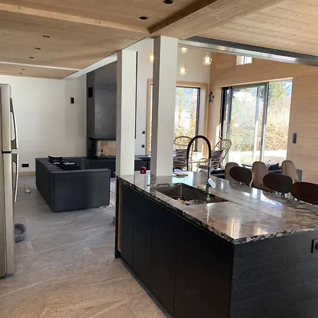 Chalet With Direct Slope Access And Mountain Views 생제르베레뱅