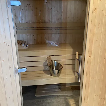 Chalet With Direct Slope Access And Mountain Views 아파트 *