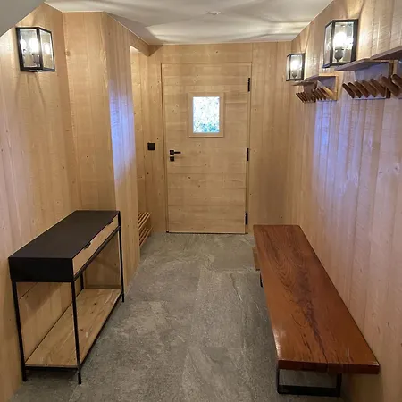 아파트 Chalet With Direct Slope Access And Mountain Views 생제르베레뱅