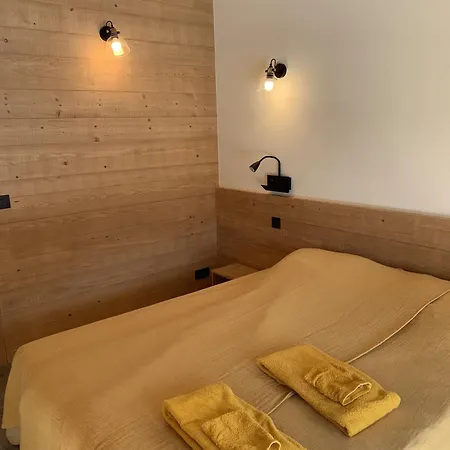 Chalet With Direct Slope Access And Mountain Views * 생제르베레뱅
