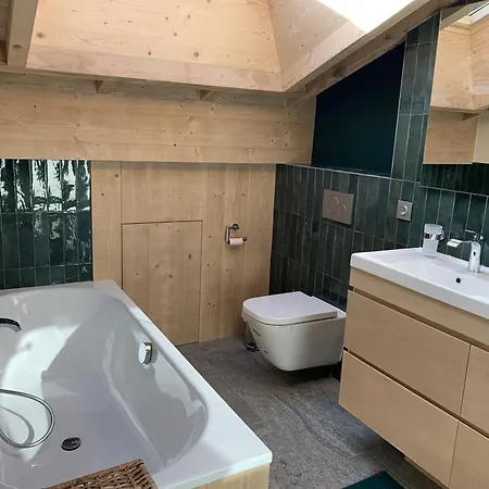 아파트 Chalet With Direct Slope Access And Mountain Views
